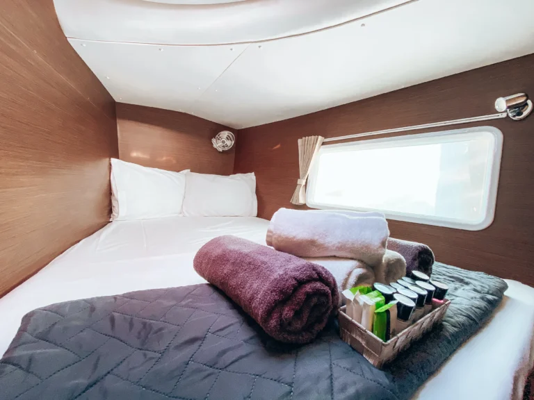 Lagoon 380 Tiny K starboard forward cabin interior, catamaran charter in Greece
